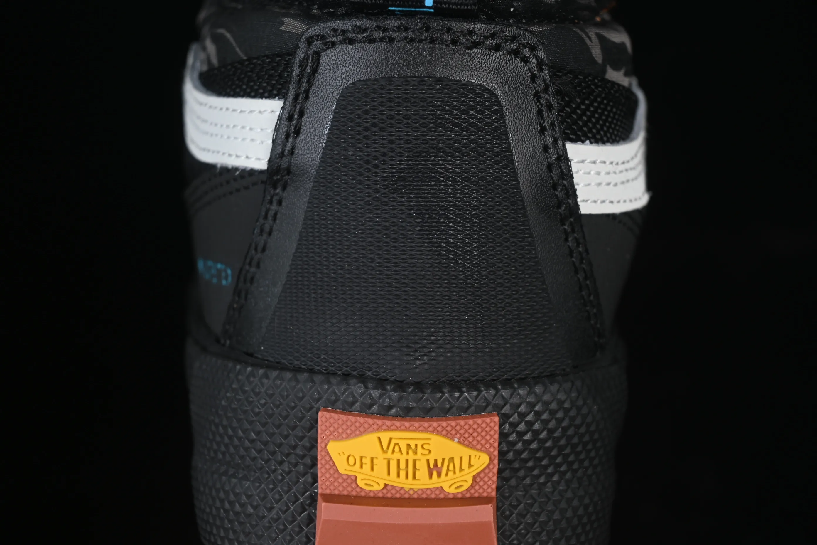 All categories Vans Vans series Vans Hi Vans high-top Vans Sk8-Hi Gore Te Outdoor adventure series round-toe lace-up high-top outdoor functional casual shoes VN0A5I11A0D